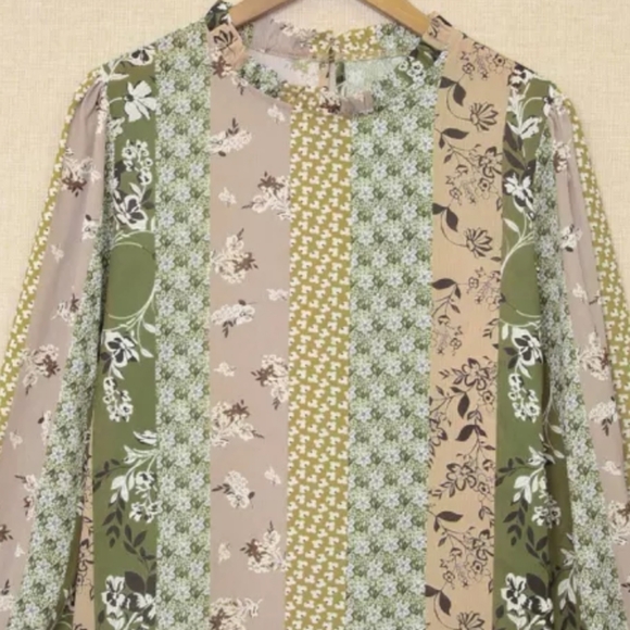 ♥️New boutique floral print ruffle cuff - Picture 11 of 16